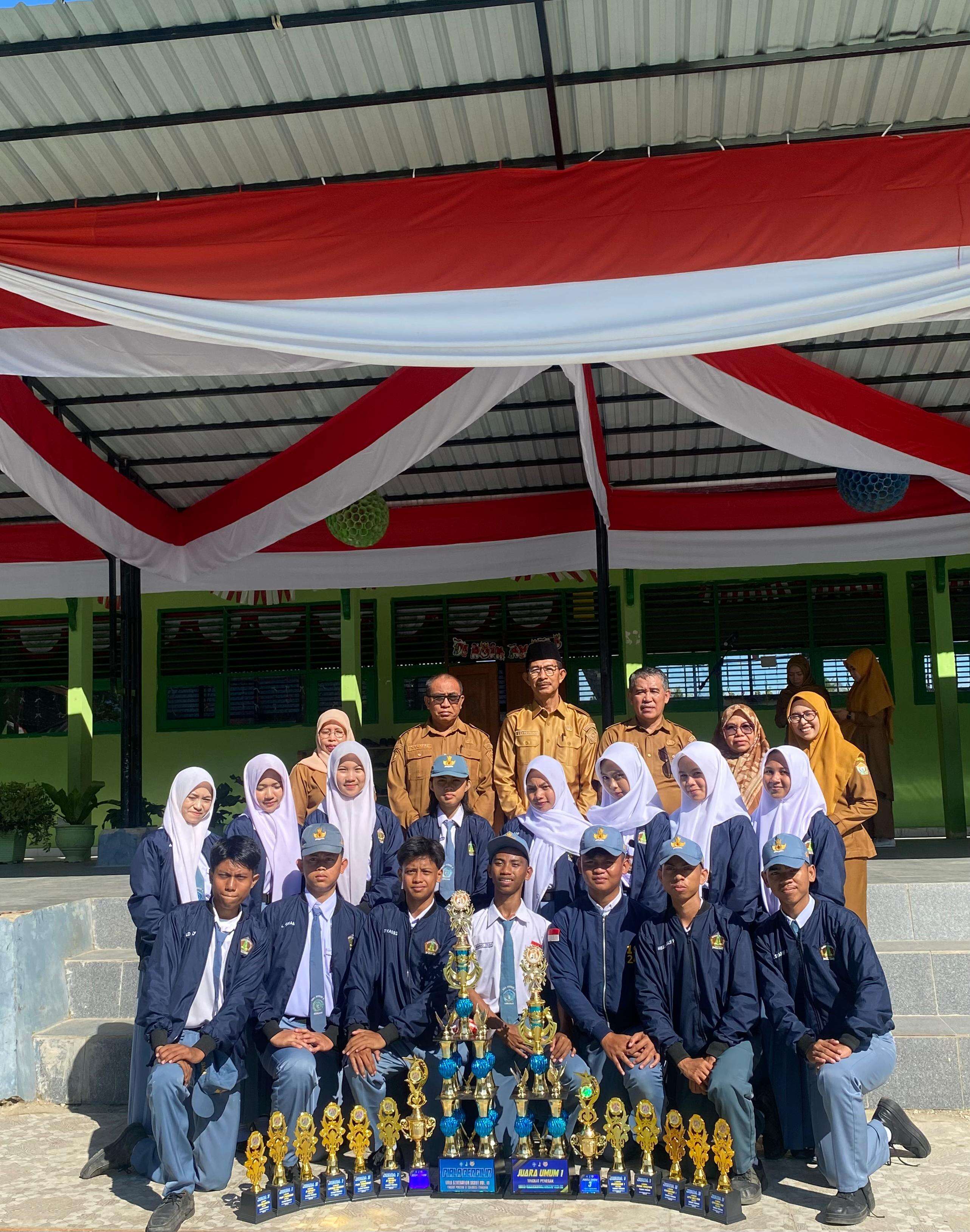 Penyerahan Piagam dan Piala Gold Generation Scout Vol. 3 Pramuka Wonua Sakti